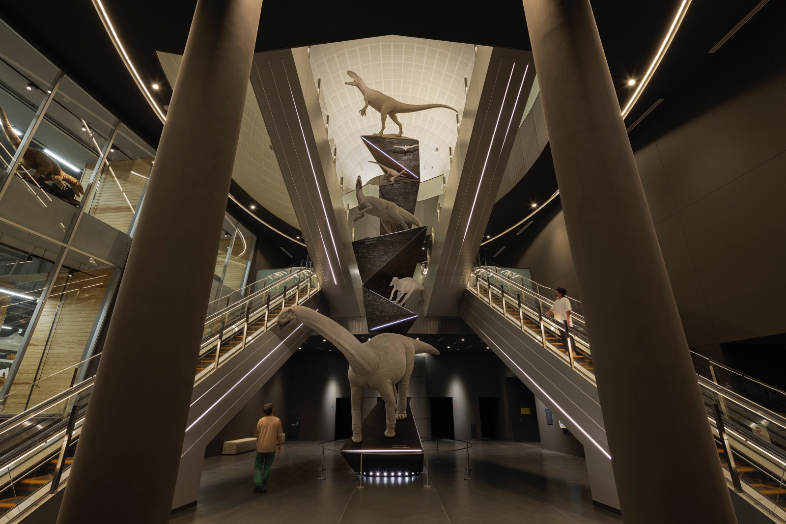 iF|2025 iF 頒獎之夜登場|柏林弗里德里希城宮|DECO 社長林淑華率台灣設計師出席盛會,共襄國際設計盛典!-18